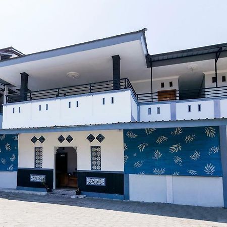 오요 857 파쿤첸 말리오보로 샤리아 호텔 요그야카르타 외부 사진